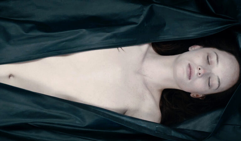 “Otopsi” – The Autopsy of Jane Doe (2016): Sessiz Bir Cesedin Anlattığı Dehşet