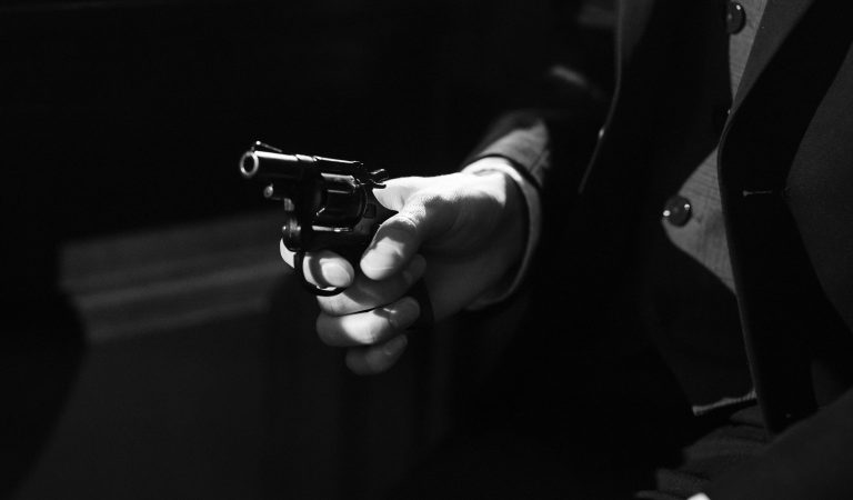 Polisiye Türünün Psikolojisi: İnsanlar Neden Suç Hikâyelerine İlgi Duyar? Polisiye Türünün Psikolojisi: İnsanlar Neden Suç Hikâyelerine İlgi Duyar?
