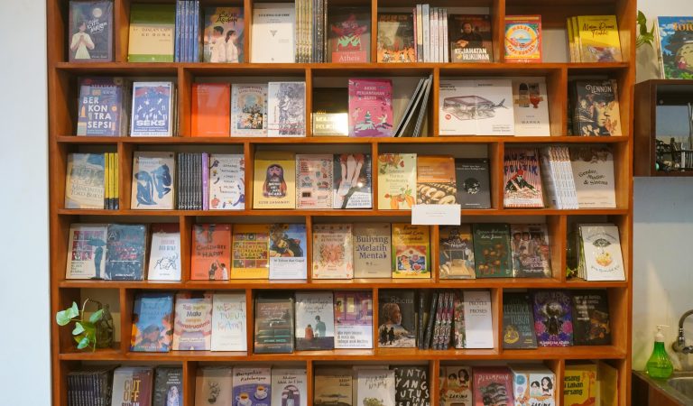 Novella Nedir? Roman ile Öykü Arasında Bir Tür mü?